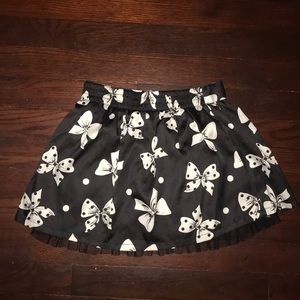 Tutu bows skirt size: 6